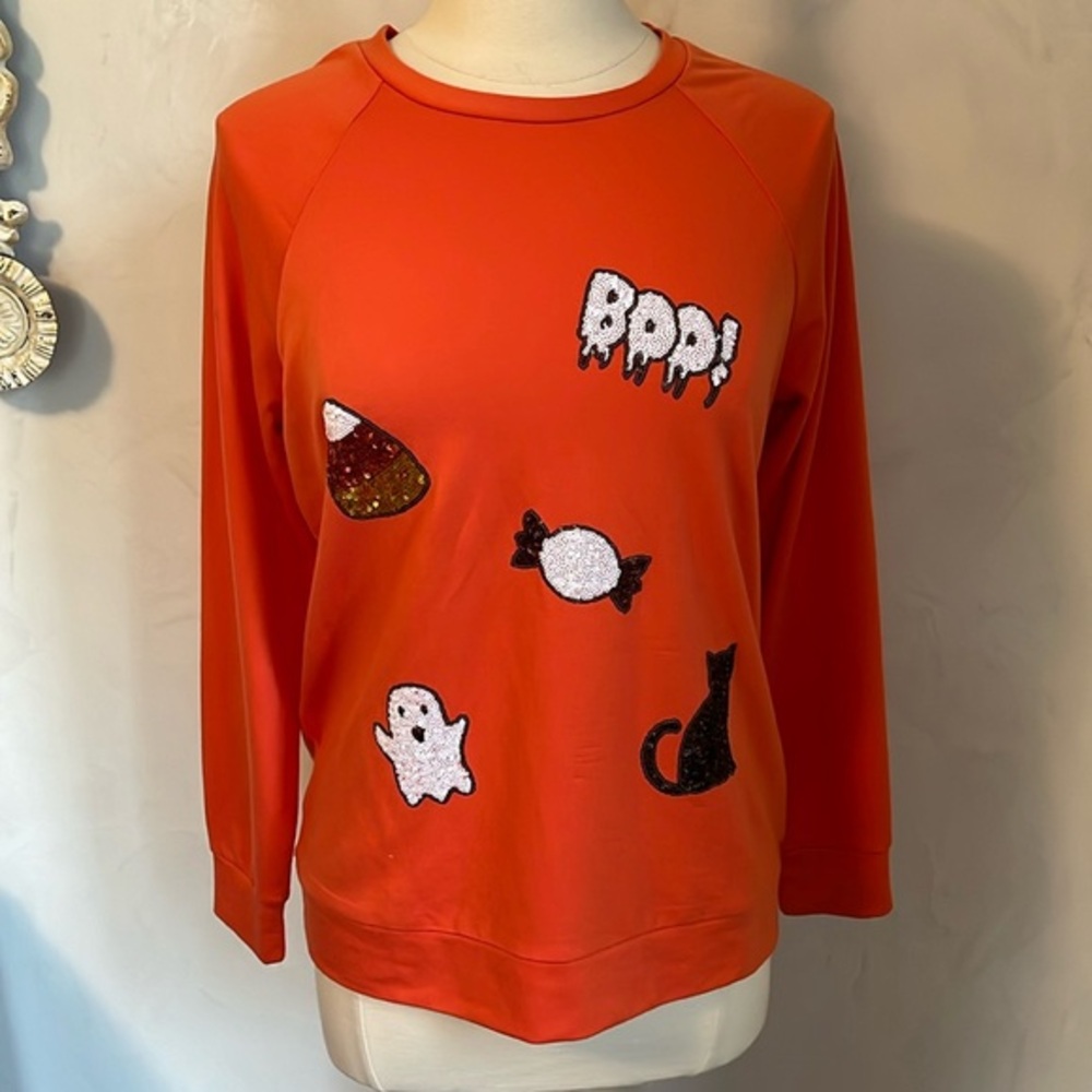 Feeling Festive Orange top w/decorative Halloween details & sequins Size Medium